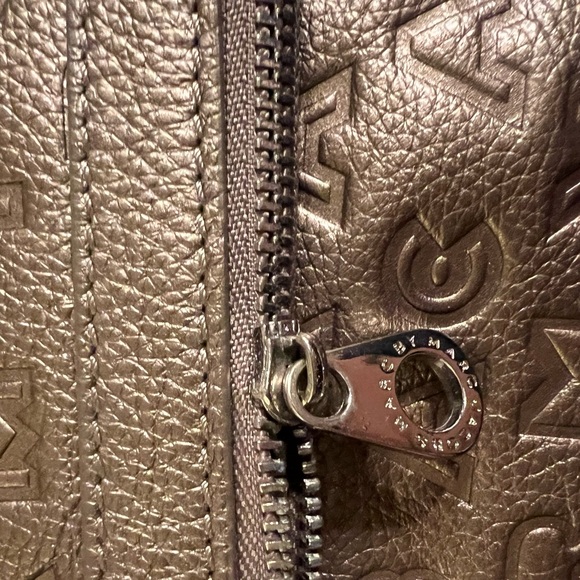 Marc by Marc Jacobs Leather Fold Strap bag - Picture 4 of 6